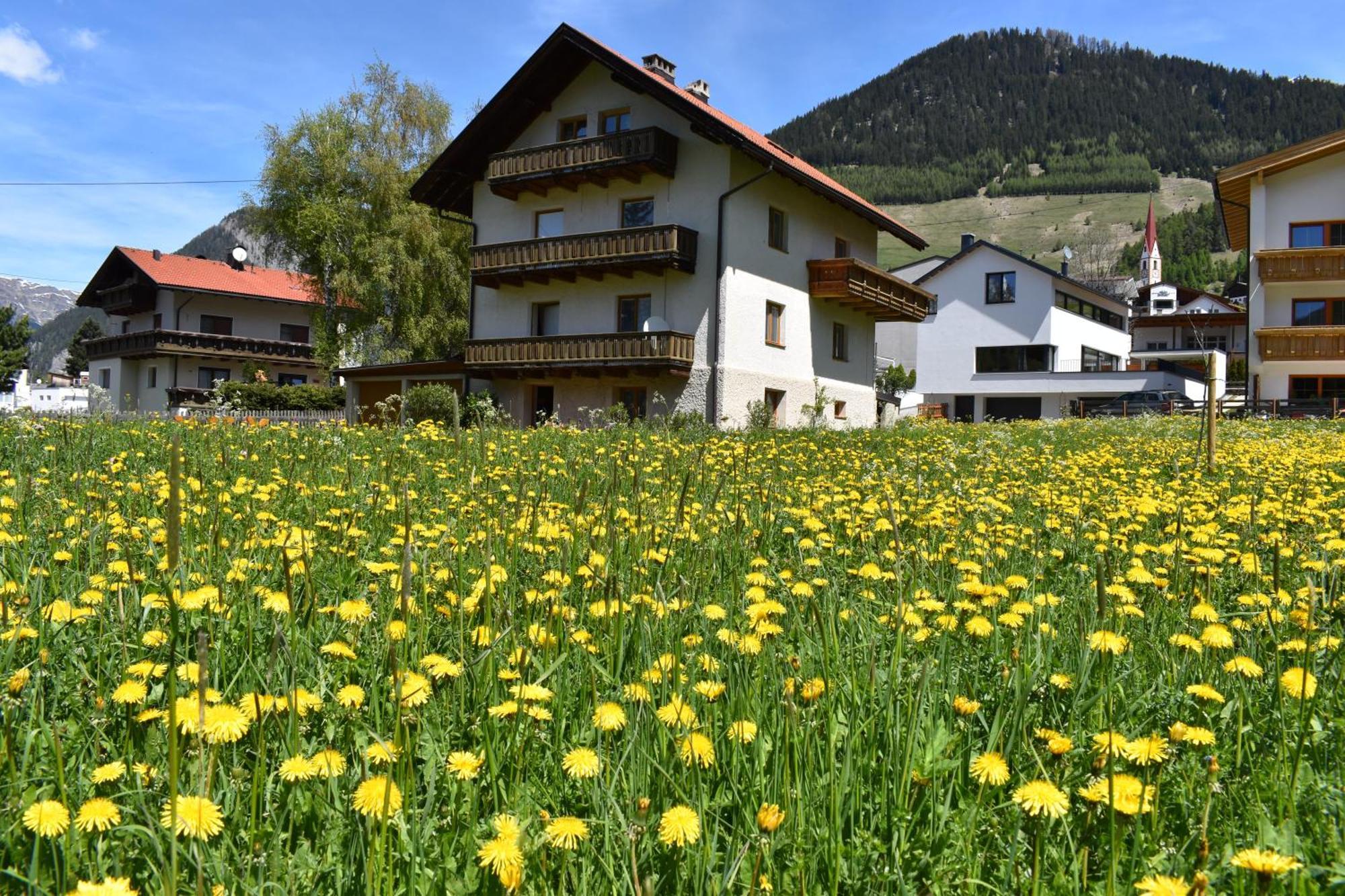 Hirschstube Nauders Bed and Breakfast Exteriör bild