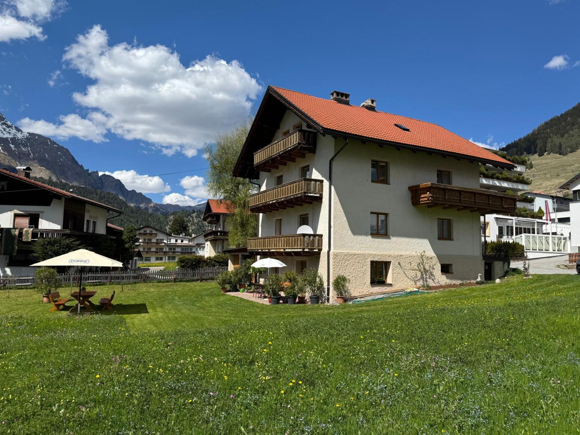 Hirschstube Nauders Bed and Breakfast Exteriör bild
